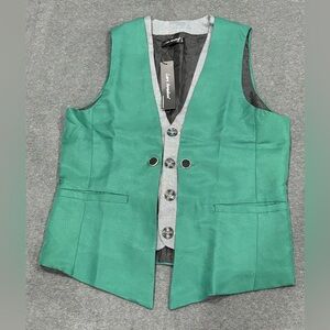 🆕 Men’s Green Sleeveless Vest with Button Details Size S
